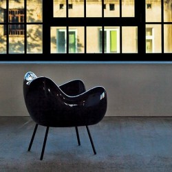 RM58 Armchair Classic Glossy Black By VZOR