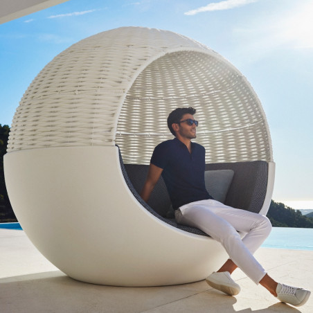 Vondom Ulm Moon Daybed with Woven Rope Top