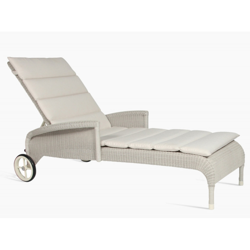 Vincent Sheppard Safi Rattan Sun Lounger with Arms | Old Lace