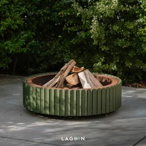 We all are tired of the traditional outdoor fireplace. We go bold & elegant now.

Break the mold and add this Ring Fire Bowl by Wunder blending rugged charm and intense warmth to your outdoor.

➸ Diameter of 105 cm
➸ High-quality green powder-coated steel
➸ Vents between the slats
➸ Discreet feet
.
.
.
.
#vivalagoon #outdoorfireplace #interiordesign #interiordesigninspo #instainteriordesign #interiordesignlondon #instainterior #livingspaces #fireplacemakeover #interiordesignersofinsta #homestyle #luxuryhomes #luxuryspaces #luxuryinteriordesign #homeaccount #homeinspo #outdoorstyling #gardenstyling #gardendecor #homedesigner #gardendecor #gardendesign #decortips #outdoorlights #fireplaceideas #porchdecor #fireplacedecor #frontporch